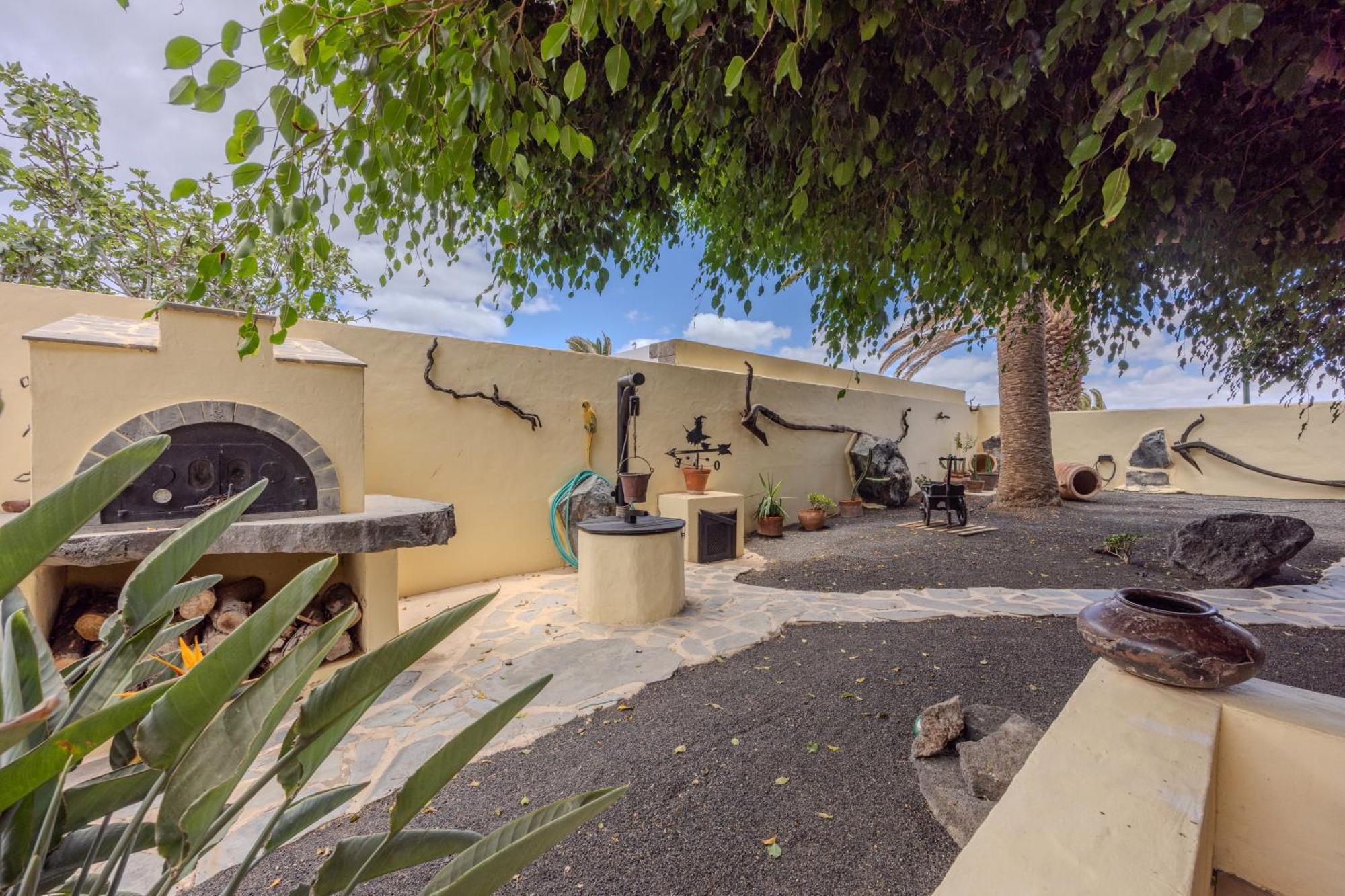 Luxury Canarian Villa With Large Pool In Costa Teguise 外观 照片
