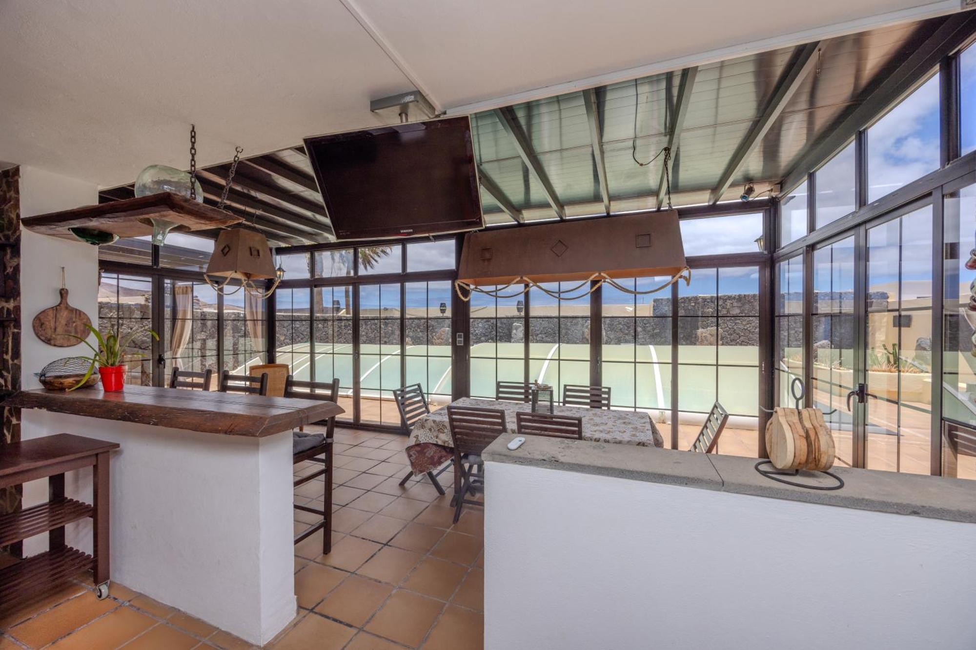 Luxury Canarian Villa With Large Pool In Costa Teguise 外观 照片